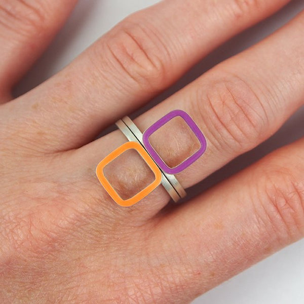 Carré stackable ring