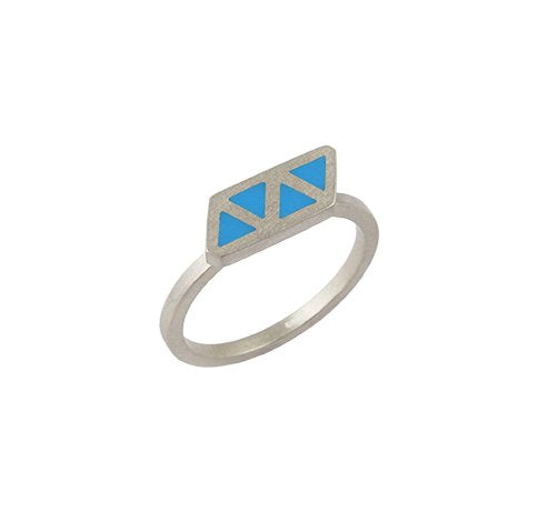 Triangle quatre stackable ring