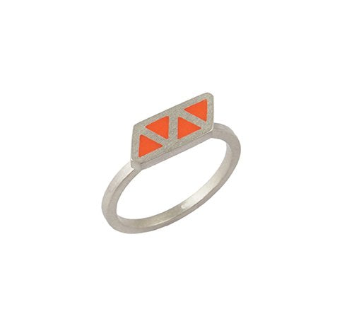 Triangle quatre stackable ring